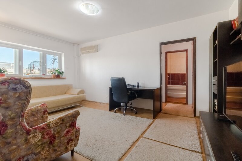 Piata Iancului 2 camere, bloc din 1980,  11 min. Metrou Piata Iancului