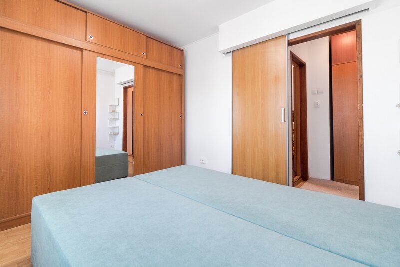 Piata Iancului 2 camere, bloc din 1980,  11 min. Metrou Piata Iancului